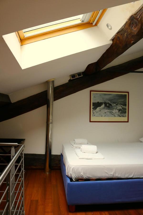 Charming Apartment In The Navigli District - 4 People Milánó Kültér fotó